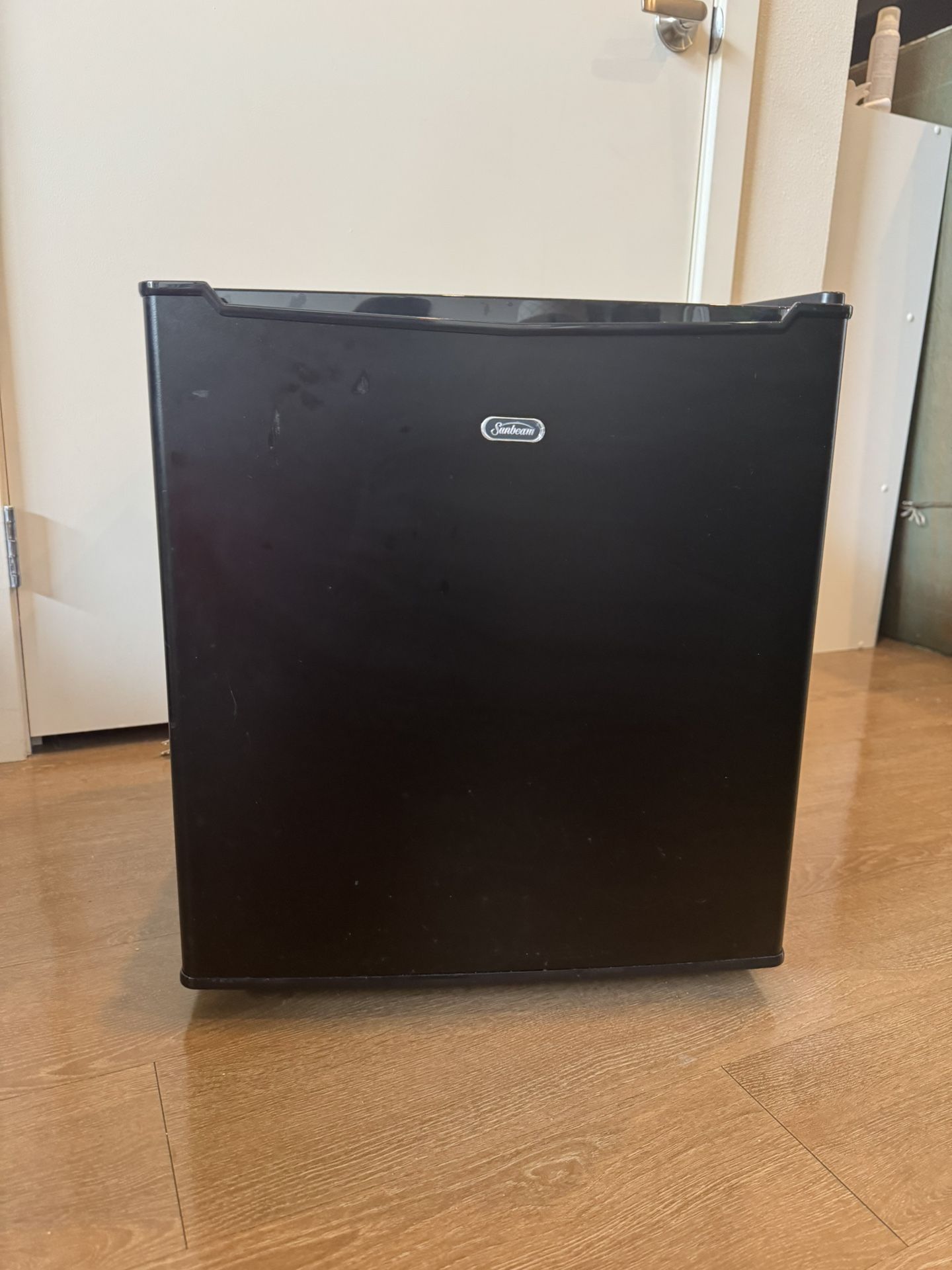 Sunbeam Compact Refrigerator