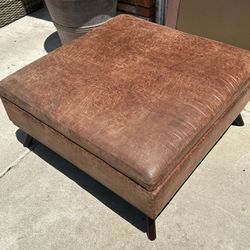 Coffee Table/Ottoman