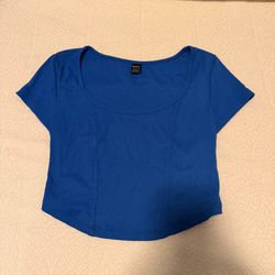 crop top t-shirt