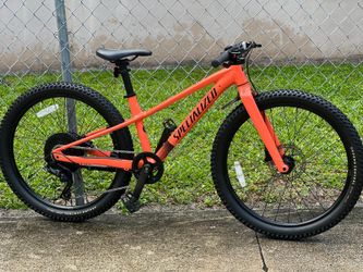 Specialized Rockhopper 24”’Kids MTB