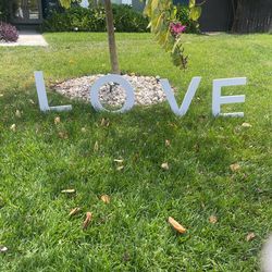 L O V E sign