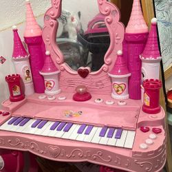  Girls Very Good Condition Just Need To Be Clean