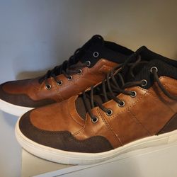 Mutual Weave leather boot. Size 10 men