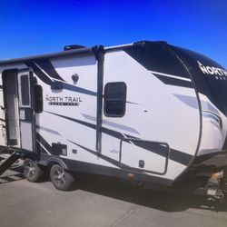 2022 NORTH TRAIL 21ft Travel Trailer (21rbss)