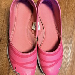 Puma pink sneaker shoes size 9