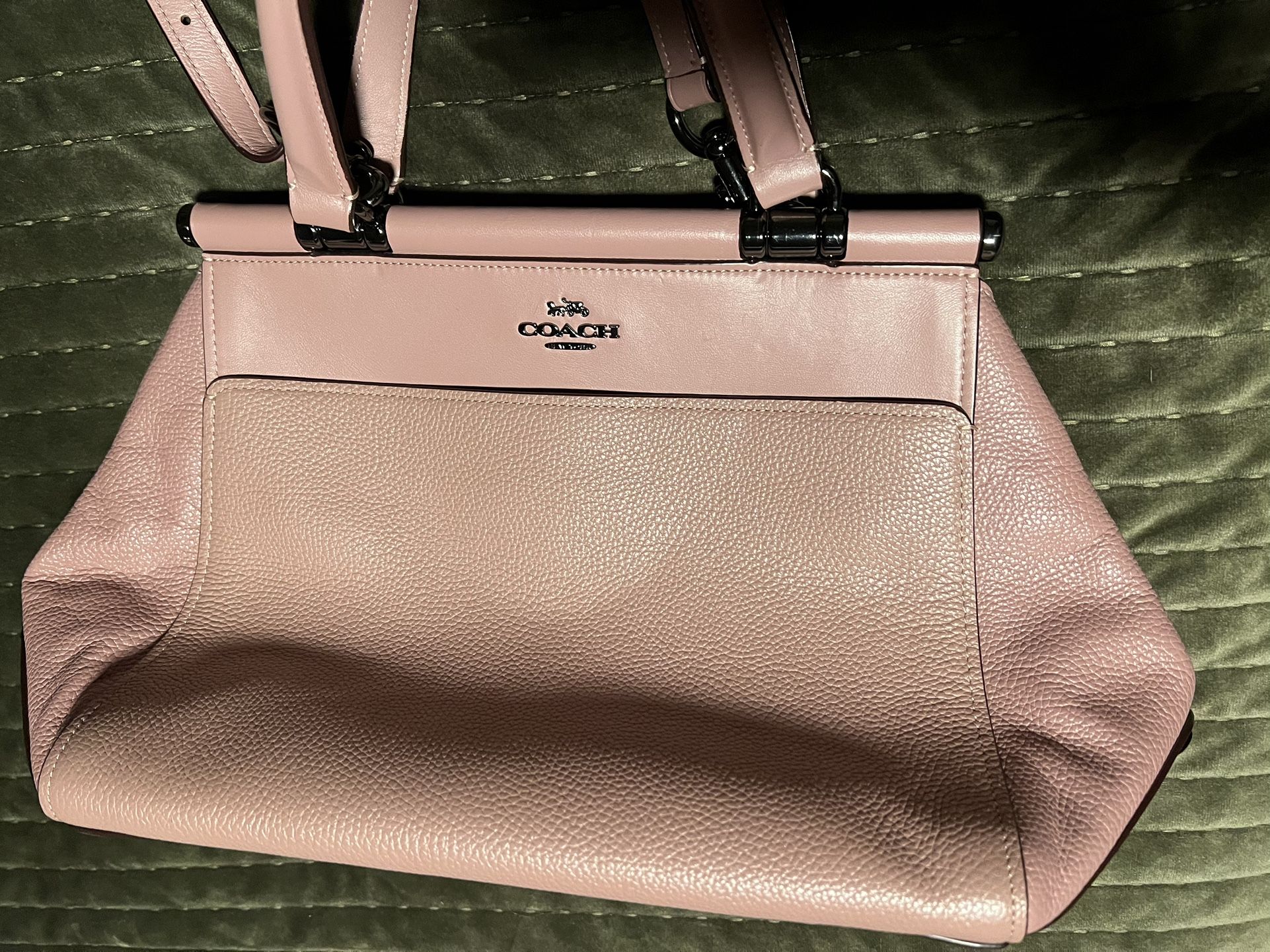 Like New Pink Coach Leather Hand Bag