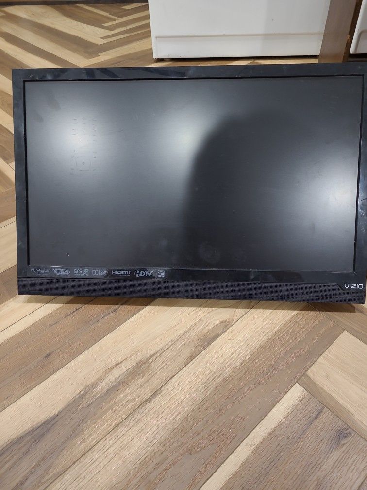 32 Inch Television With Wall Brackett