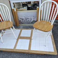 Nice White & Tan Wooden Tile, Leaf Table With 2 Matching Chairs & Accessories. See Description For Details 