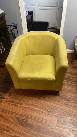 Yellow/green Love Seat