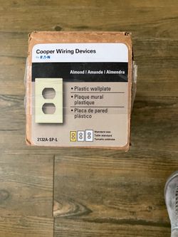 Plastic wall plate 50 Q TY brand new Never Open