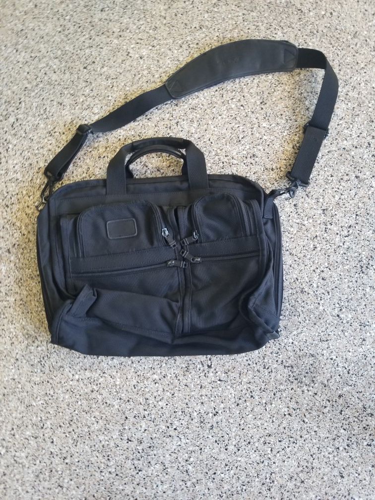 Tumi small messenger bag great condition