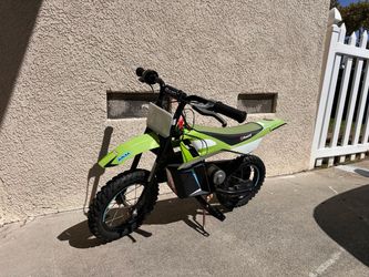 Razor 12.5" Electric Green Kids Dirt Bike SX125 with 12V 100W Power and 8mph Speed