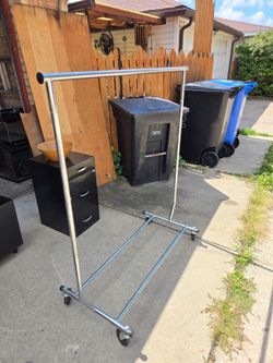 Commercial Clothes Hanging Rack