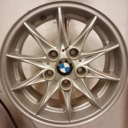 1 BMW Wheel.. Not Sure of Year nice Condition 