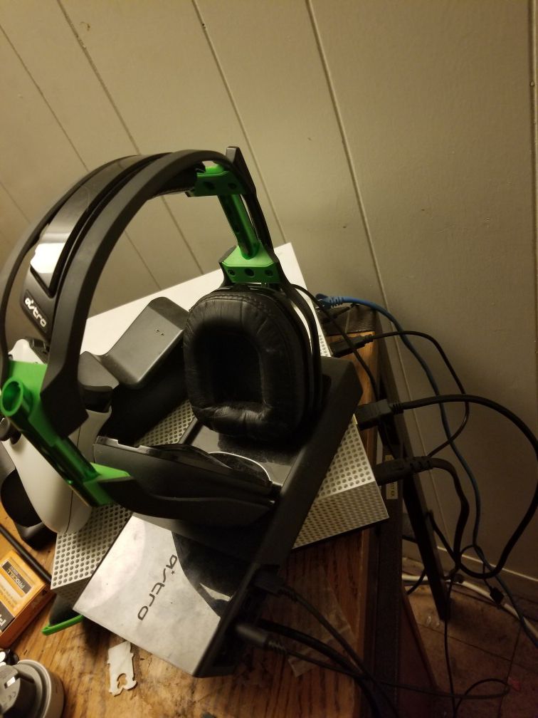 Astro a50 Xbox/ps4/PC headset. Top.of the line