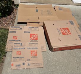 Moving boxes - 1 medium TV - Picture Box, 3 medium, 1 small and 1 extra small