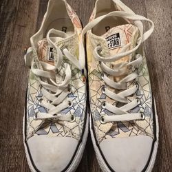 Womens Size 8 Rainbow Star Converse Shoes