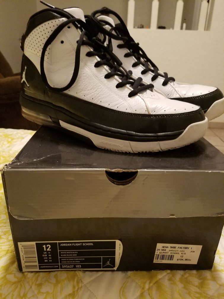 Jordan's flight school size 12