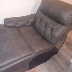 Lounge Sofa Must Go 😊