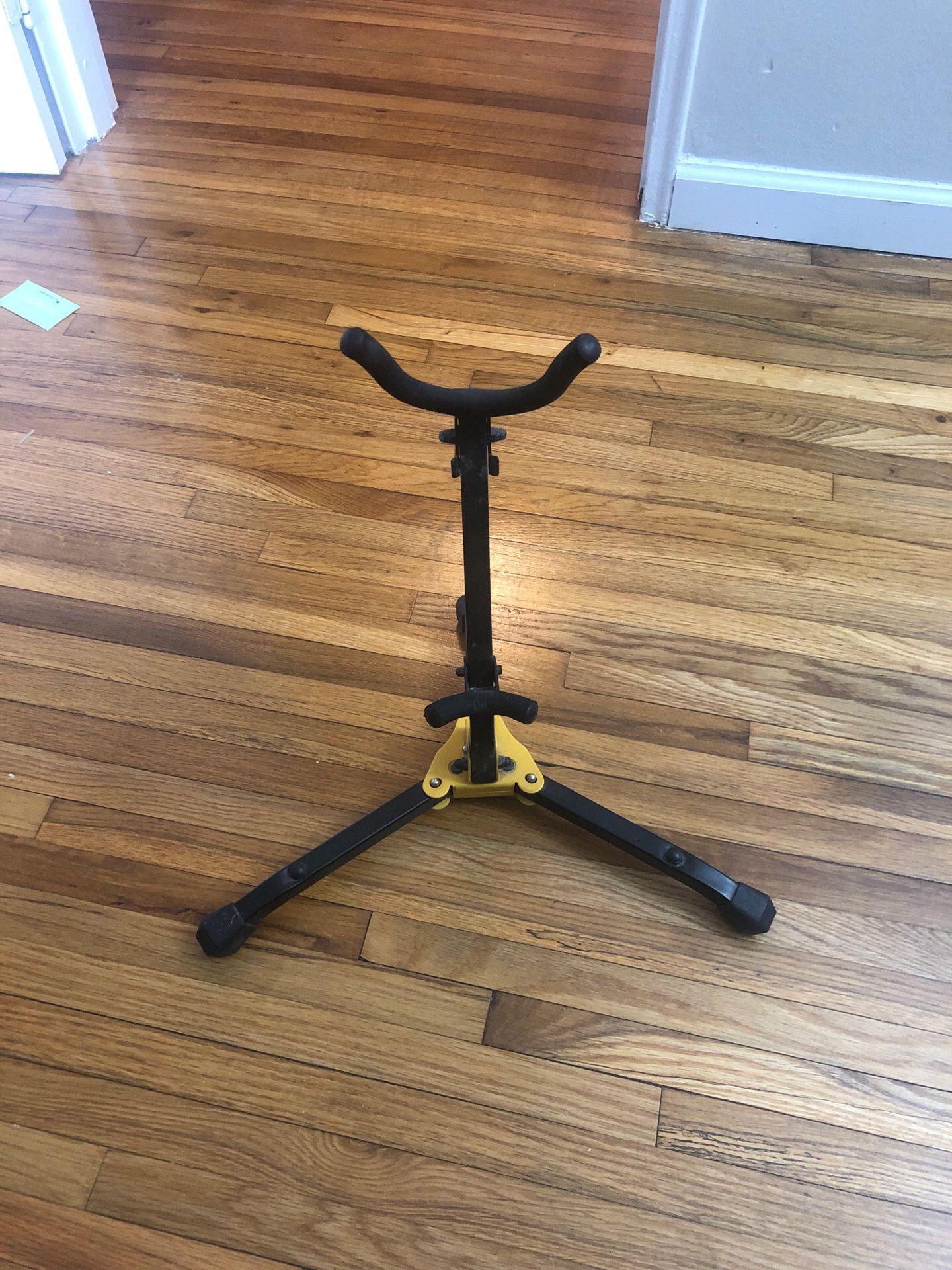 Hercules saxophone stand