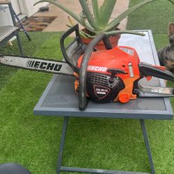 Chainsaw (motosierra)