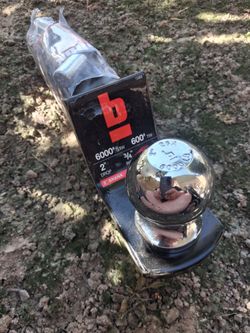 Trailer hitch and ball