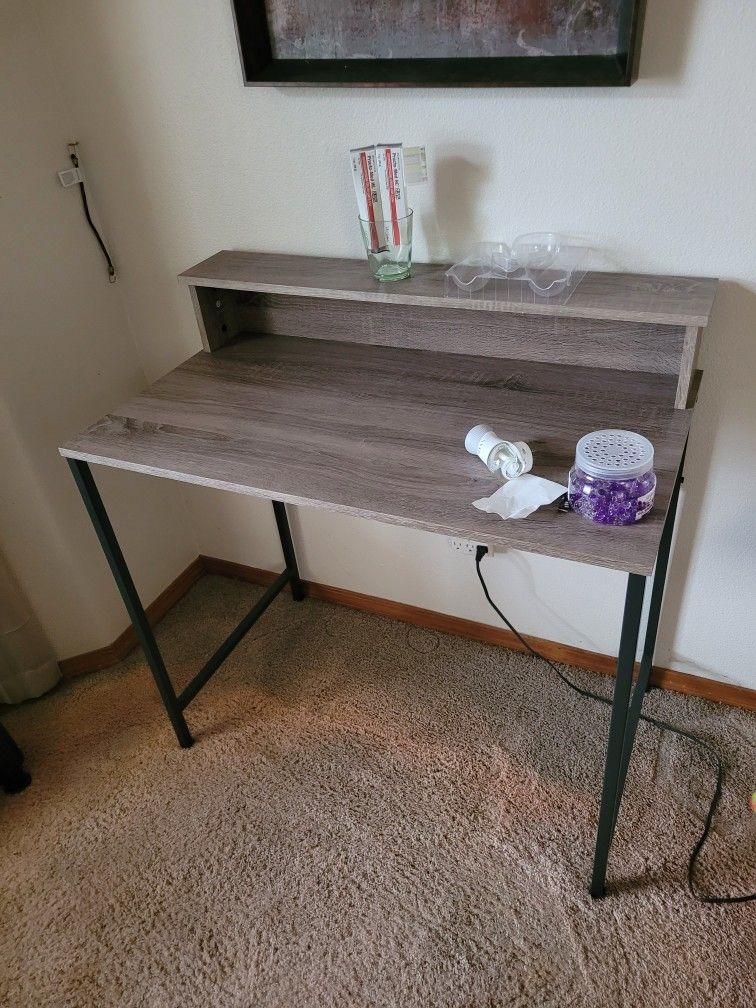 Desk Small Size Like New