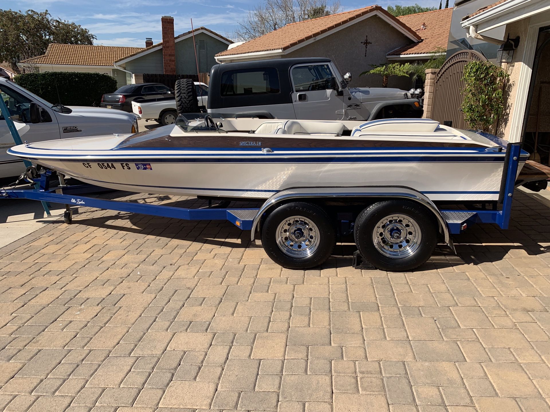 Spectra jet boat
