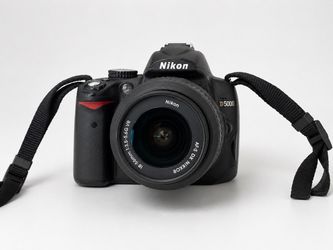 Nikon D5000 DSLR Camera + 18-55mm VR Kit Lens – Tested –