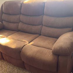 GOOD CONDITION RECLINABLE SET 
