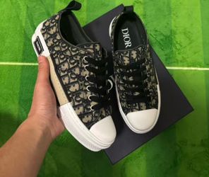 Men designer shoe 9/9.5