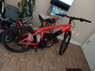 Schwinn Red Mountain Bike electric