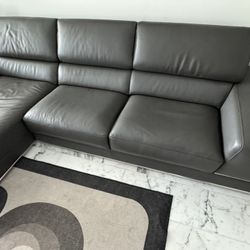 Modani Couch