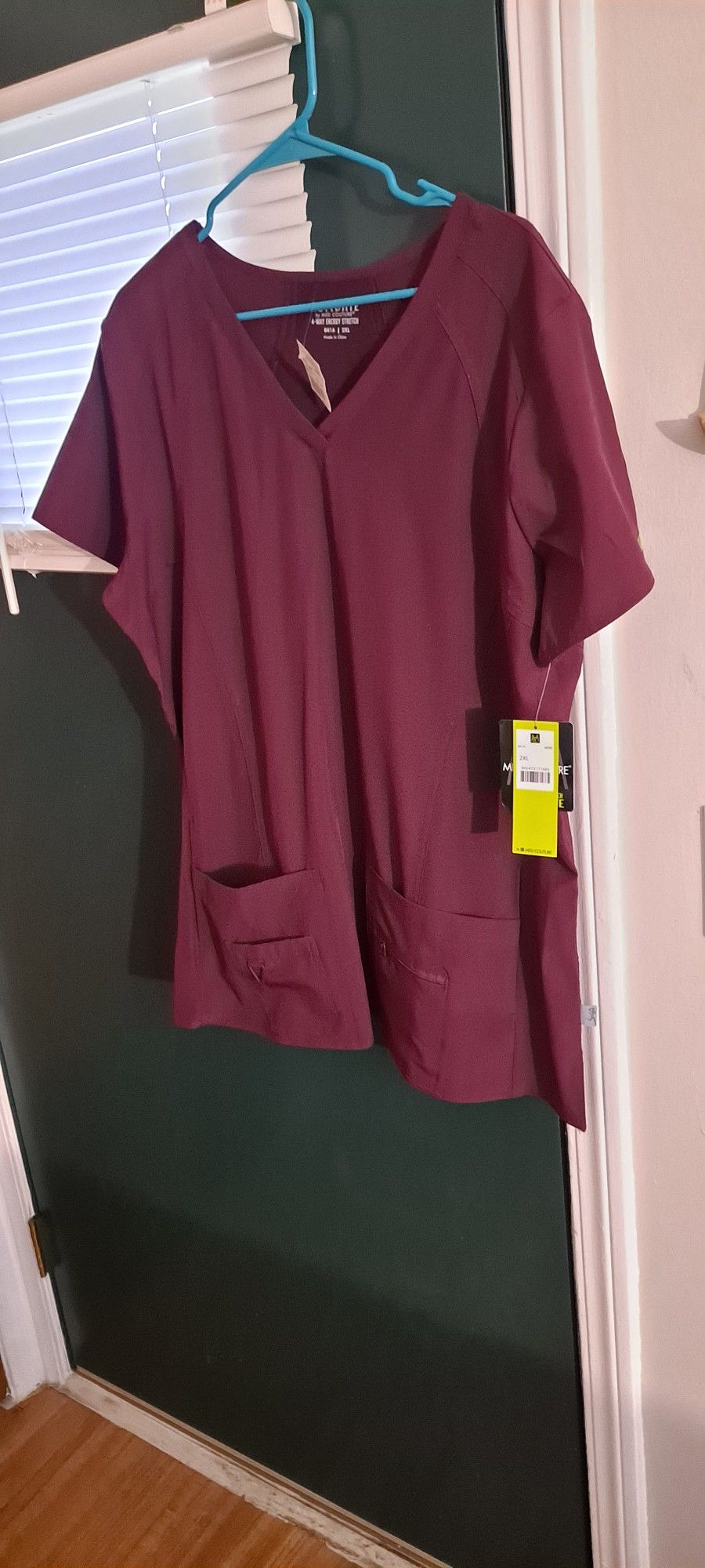 New Scrubs Size 2x Just Shirt