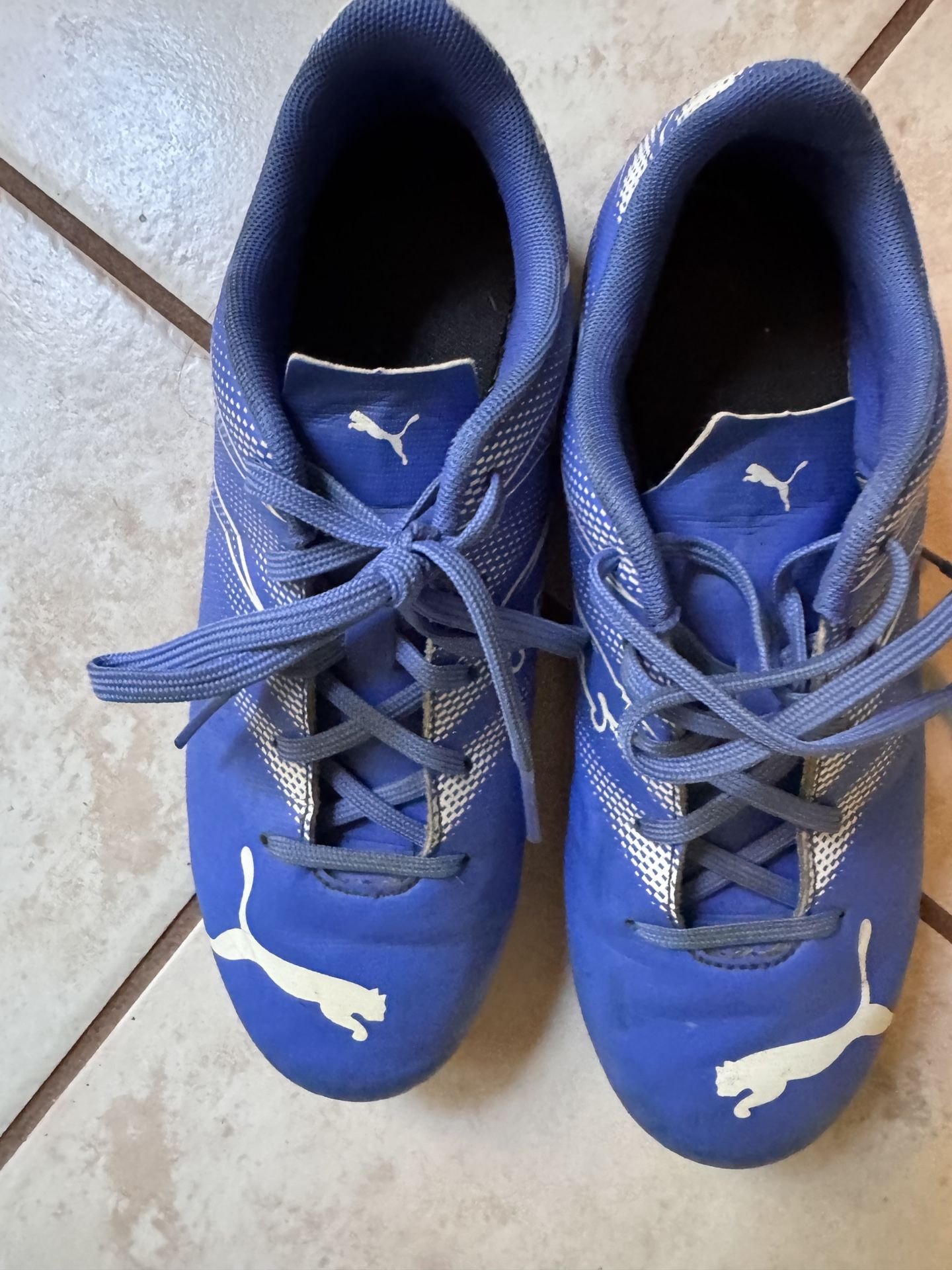 ⚽ Puma Kids Soccer Shoes Unisex (Boys/Girls) – Size US 6 / EUR 38