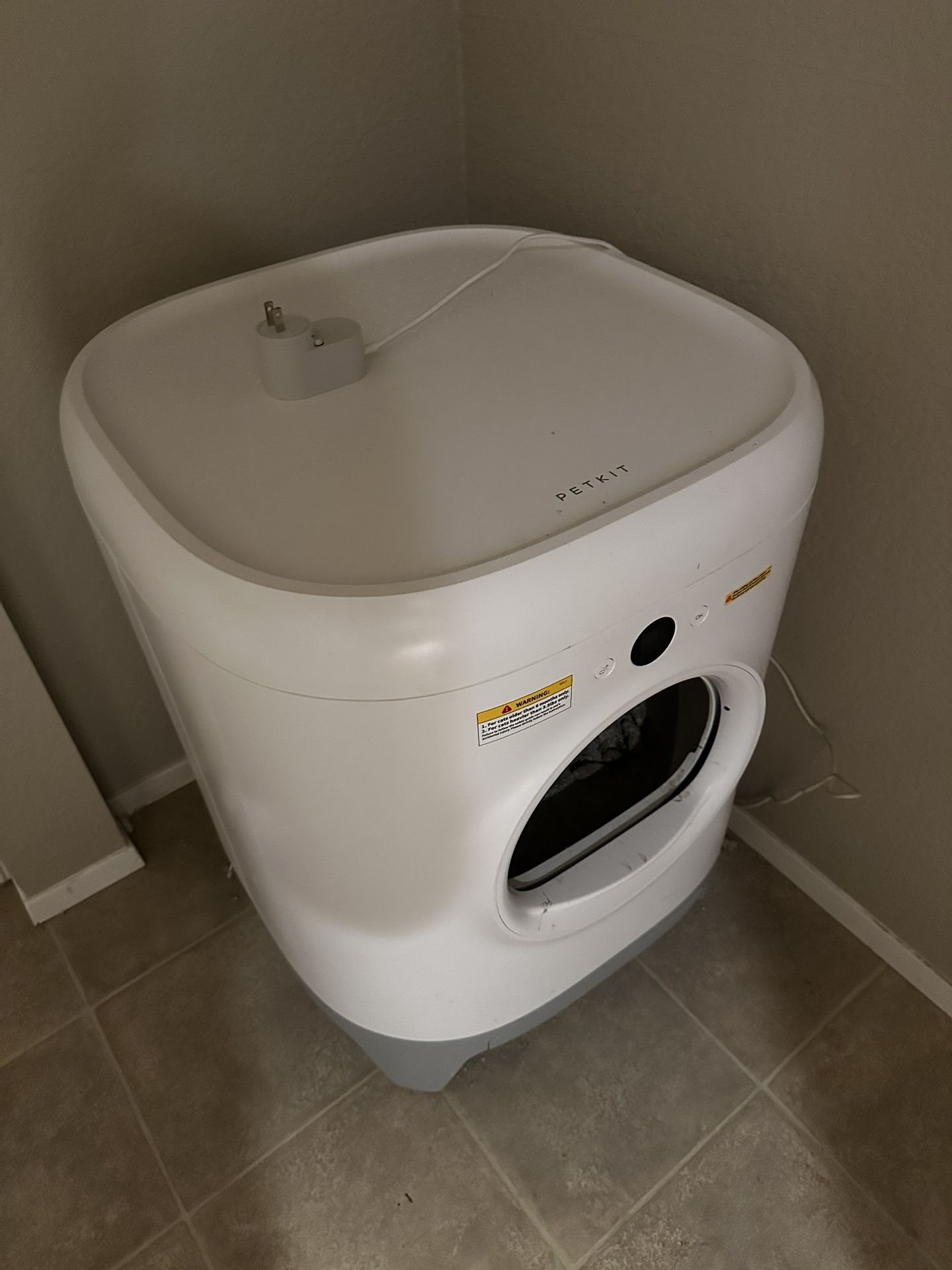 Petkit Self Cleaning Litter Box