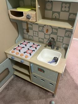 Giggle scape play kitchen