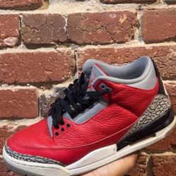 Jordan 3 Red Unite Size 10