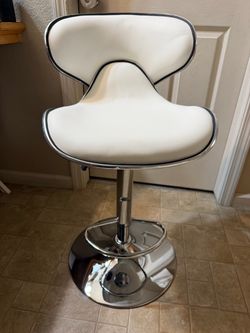 Vanity chair