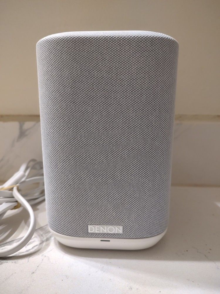 Denon Home 150 Powered Multi-room Smart Audio Speaker w Heos/Alexa/Google - Near NEW! - Sonos, Bose Style (MSRP $250)
Works perfectly and looks New!