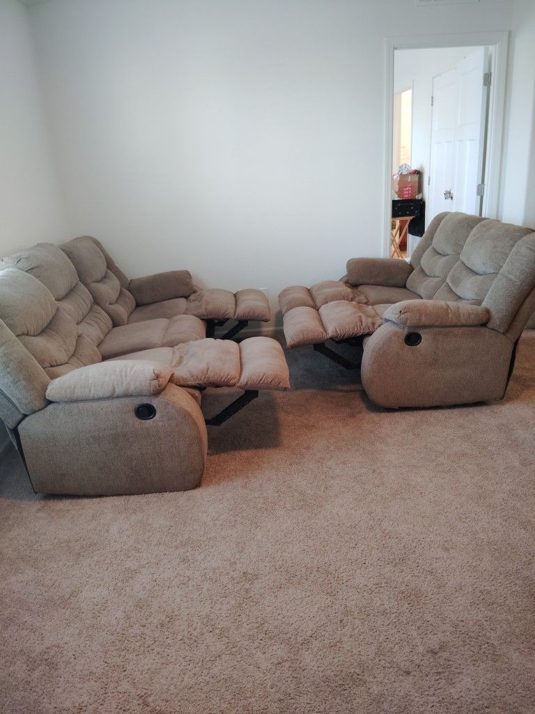 Sofa And Love Seat Recliner. cloth Material