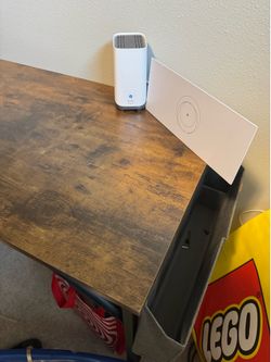 Medium size desk