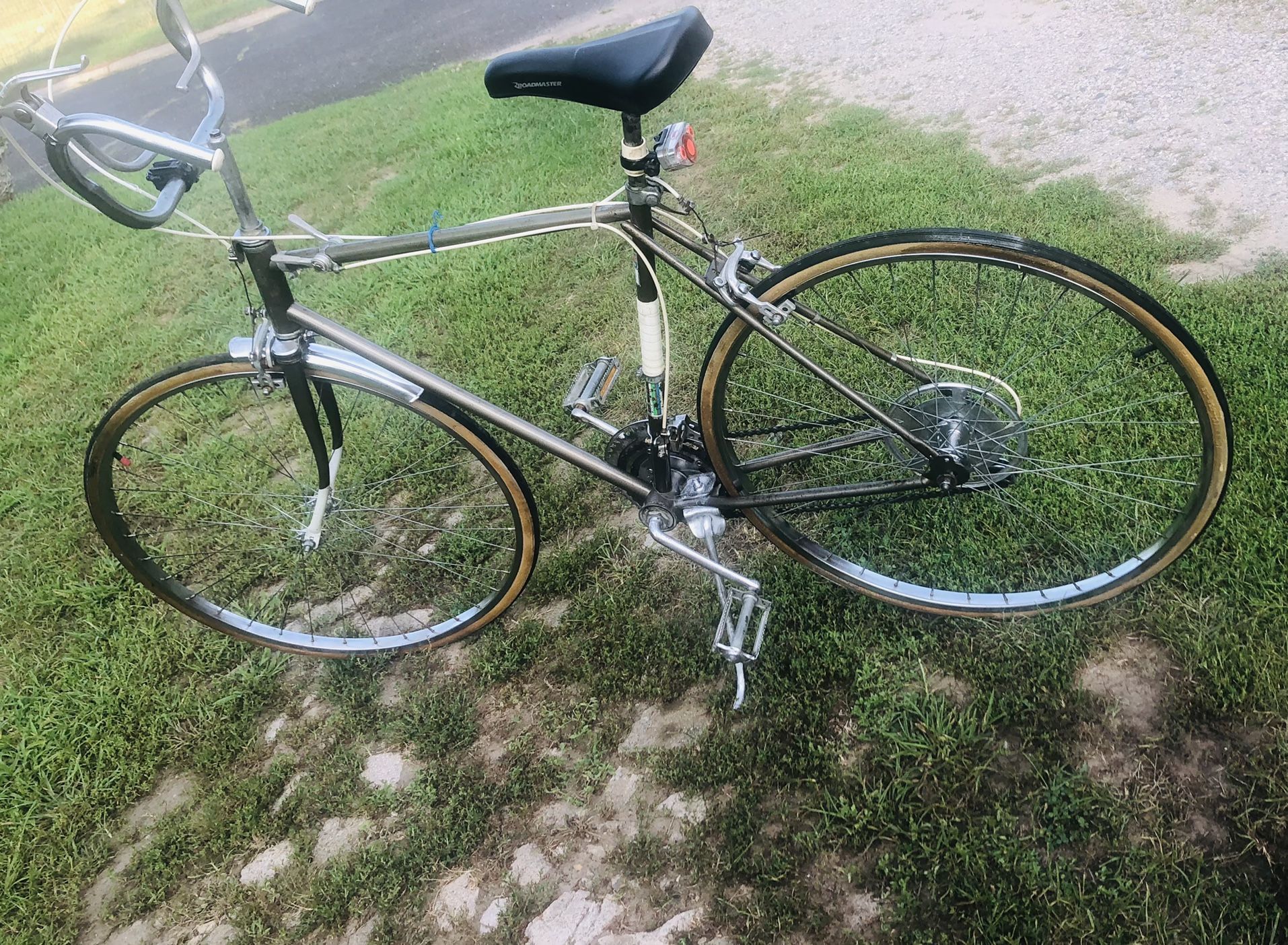 Murray  27 inch  Tall Boy Bike  Great  Condition 
