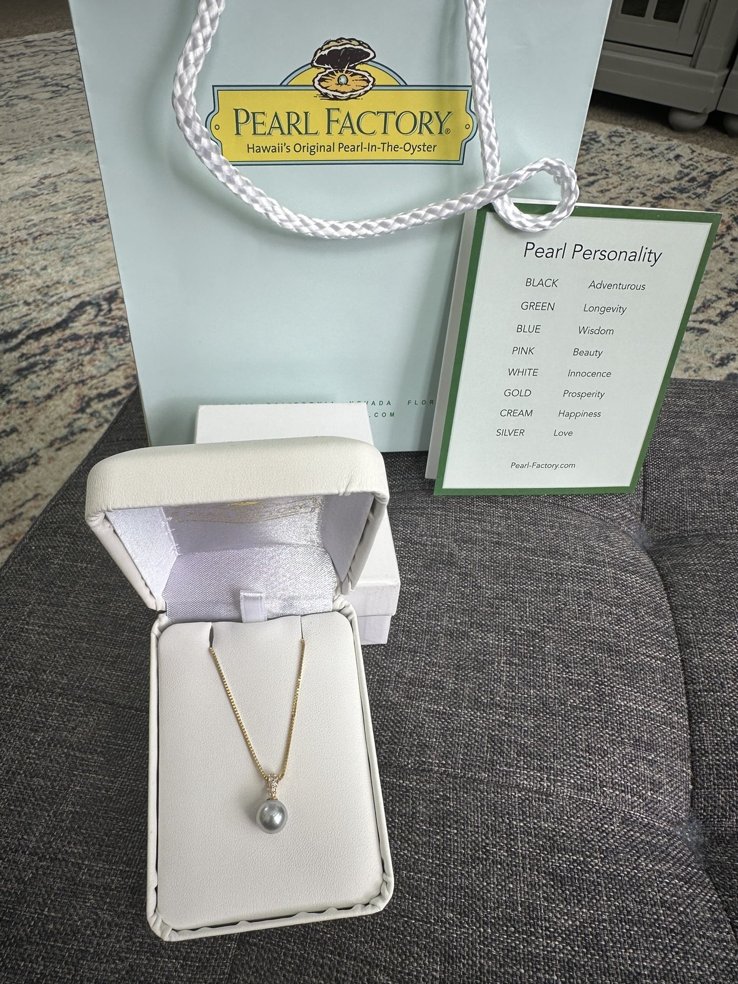 ON SALE! Na Hoku Pearl Factory very rare Akoya silver blue pink pearl set in 14k yellow gold pave’ diamonds pendant w/adjustable chain. 