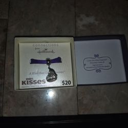 Hallmark stainless steel Hershey Kiss 💋