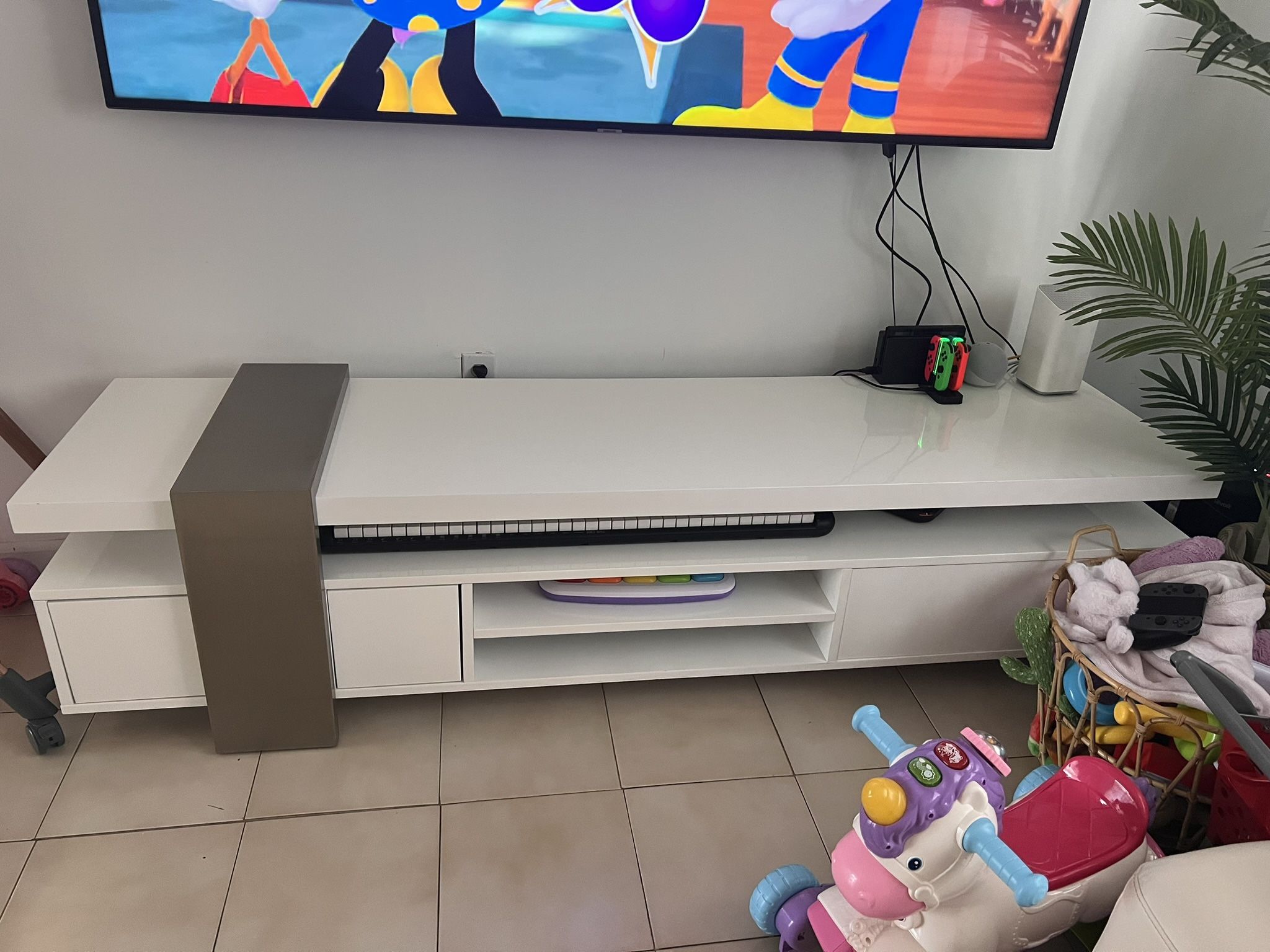 Tv Stand Table( Mesa Para Tv )