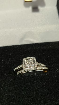 1/4ct diamonds 10k halo Cindy ring