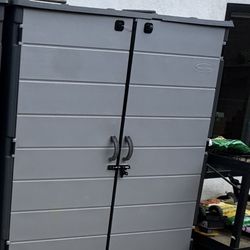 Suncast Resin Extra Large Vertical Shed 