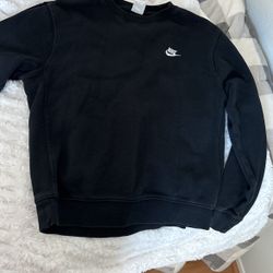 small nike sweatshirt 
