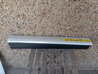 2014-19 Toyota Highlander Left Front Door Molding